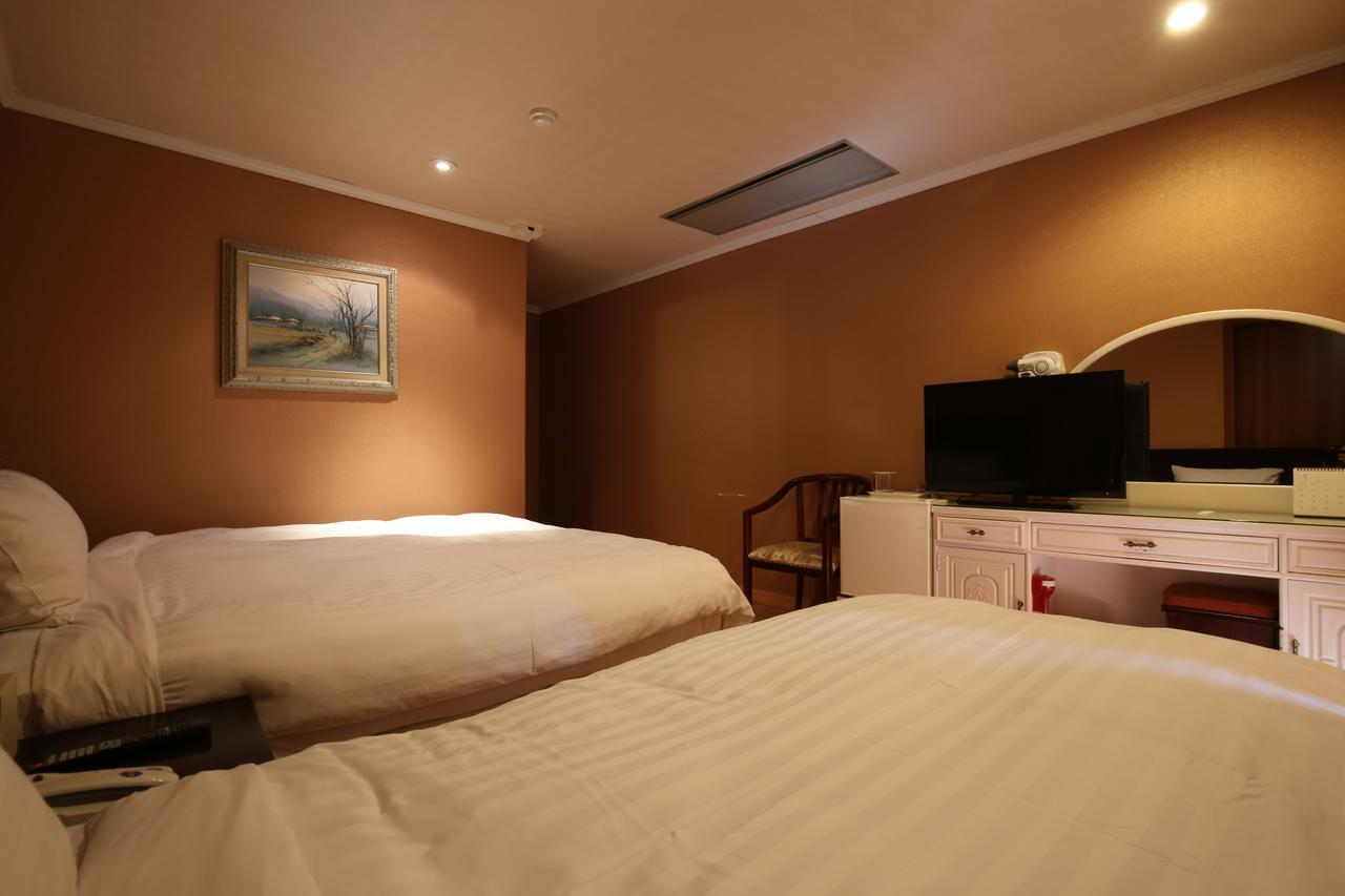 Lake Hills Hotel Songnisan Boeun Eksteriør billede