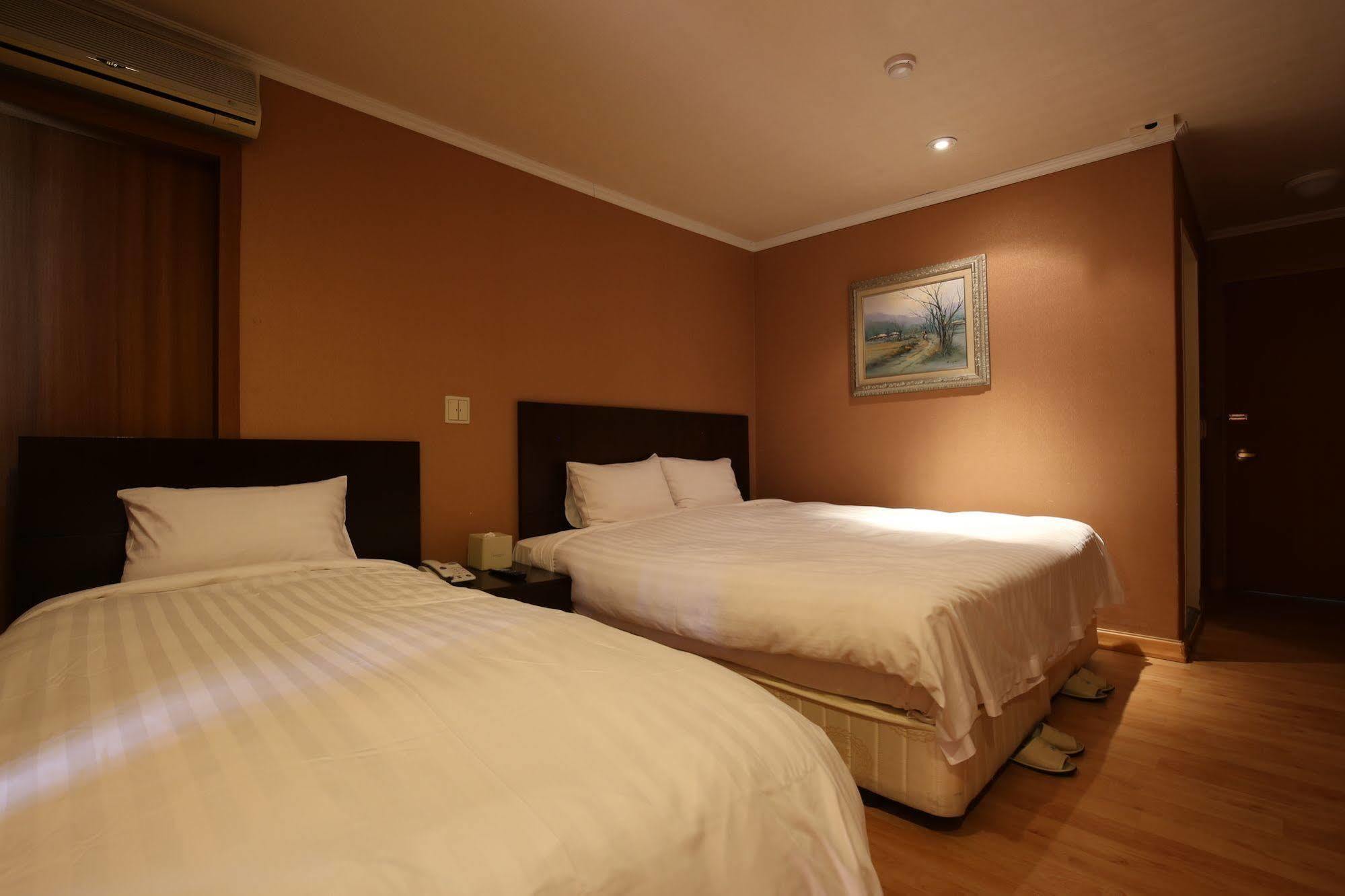 Lake Hills Hotel Songnisan Boeun Eksteriør billede